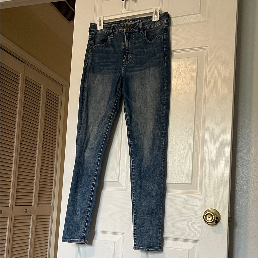 American Eagle Outfitters Medium Wash Skinny Jeans
